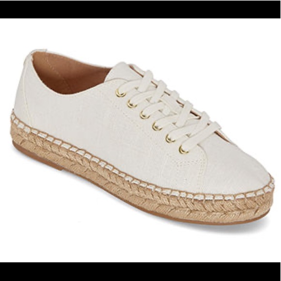 Liz Claiborne Shoes - LC Liz Claiborne Leckie canvas 8.5M White Cream